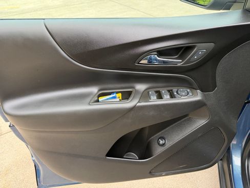 Used 2024 Chevrolet Equinox LT FWD image 28