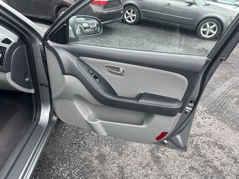 Used 2009 Hyundai Elantra GLS FWD image 9