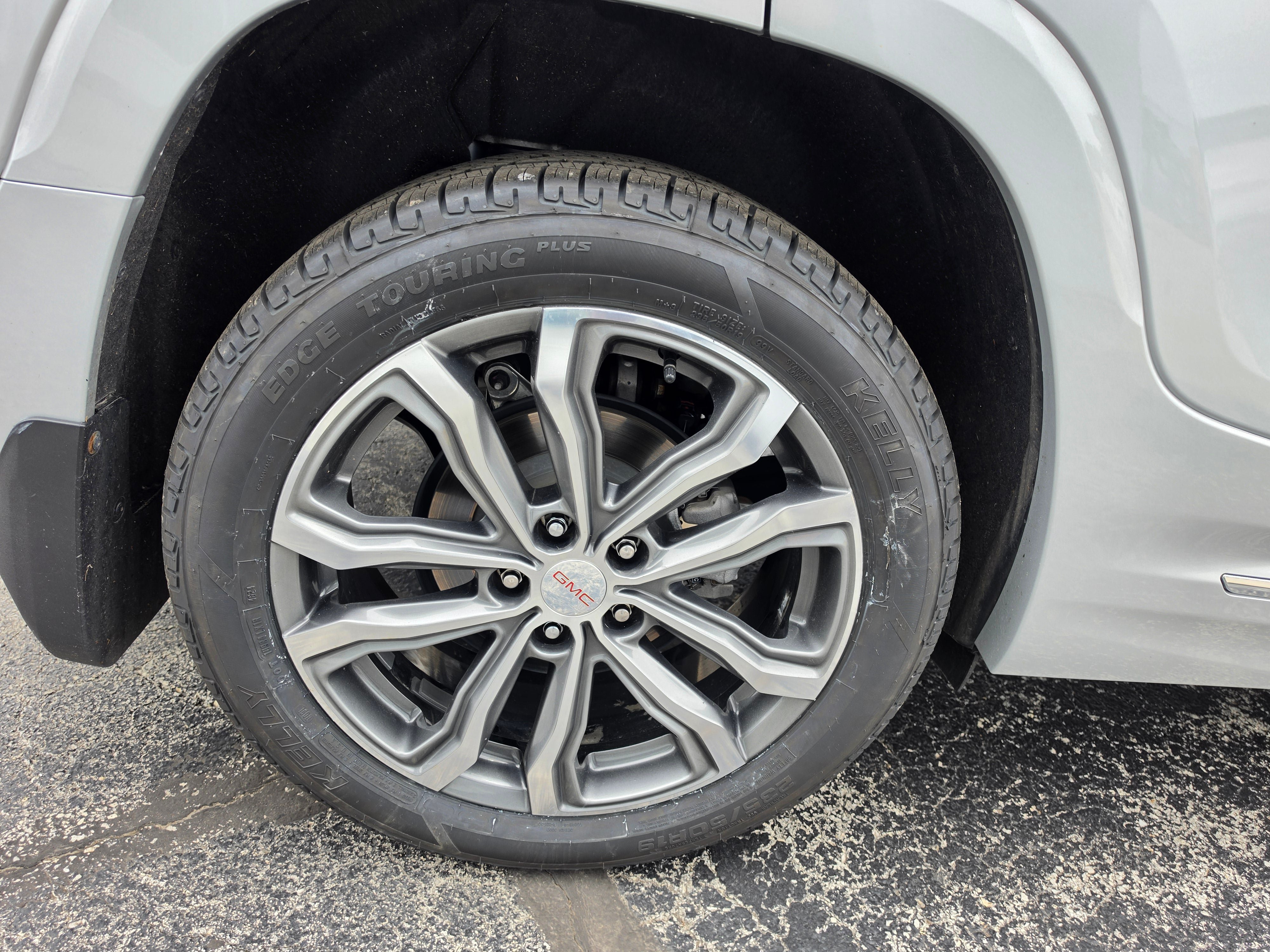 Used 2020 GMC Terrain Denali w/ Denali Premium Package FWD image 13