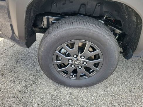 New 2026 Toyota 4Runner SR5 AWD/4WD image 30