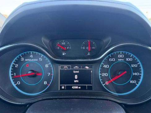 Used 2018 Chevrolet Cruze LT w/ Convenience Package FWD image 22