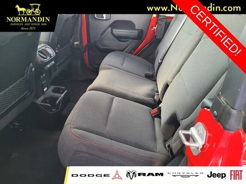 Certified 2025 Jeep Wrangler Unlimited Rubicon w/ Convenience Group AWD/4WD image 19