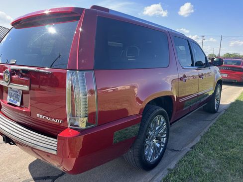 Used 2013 Cadillac Escalade ESV Premium AWD/4WD image 7