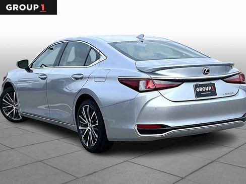 Used 2025 Lexus ES 300h w/ Premium Package image 9
