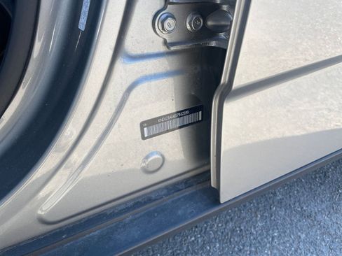 Used 2025 Kia Soul LX w/ LX Technology Package FWD image 27