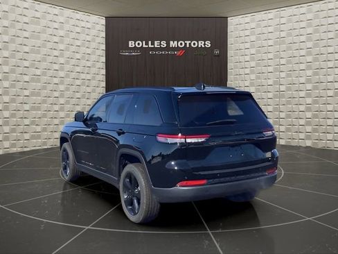 Certified 2023 Jeep Grand Cherokee Altitude image 7