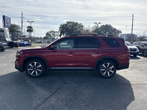 New 2025 Honda Pilot Touring image 8