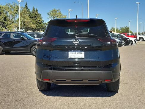 Used 2025 Nissan Rogue SV FWD image 11