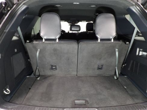 Used 2025 Ford Explorer ST-Line w/ ST-Line Street Pack AWD/4WD image 9
