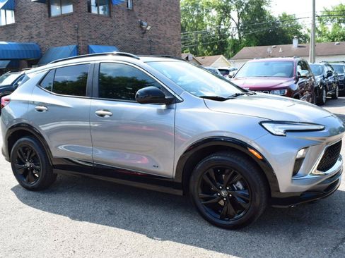 Used 2025 Buick Encore GX Sport Touring w/ Black Roof Package AWD/4WD image 6