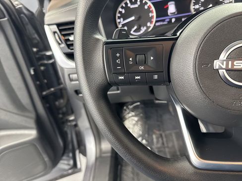 Used 2022 Nissan Rogue SV AWD/4WD image 23