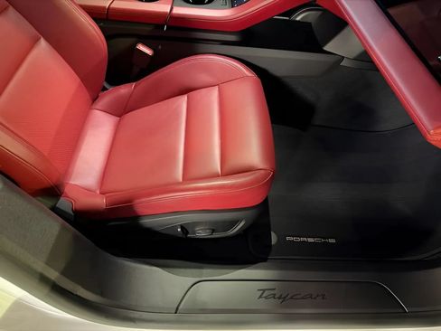 Used 2022 Porsche Taycan RWD image 25