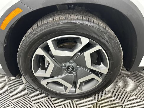 Used 2024 Hyundai Palisade Limited FWD image 11