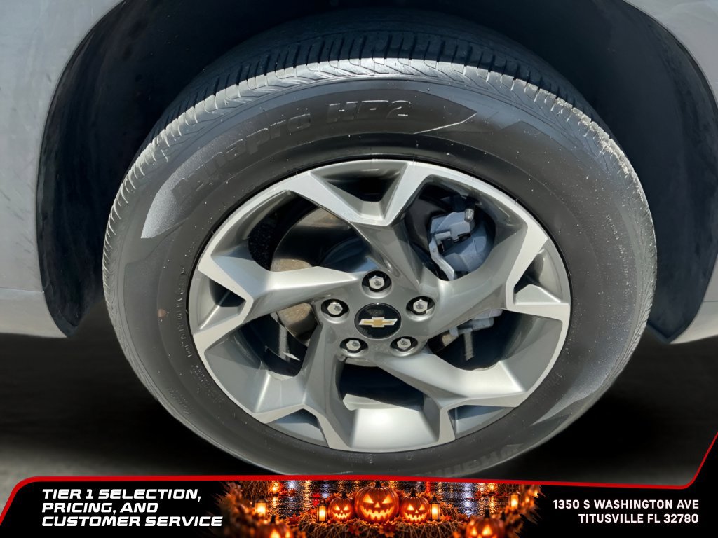 Used 2025 Chevrolet Trax LT w/ LT Convenience Package FWD image 14
