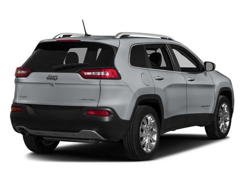 Used 2017 Jeep Cherokee Limited AWD/4WD image 4