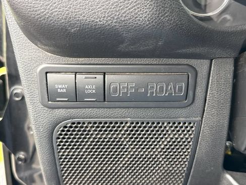Used 2017 Jeep Wrangler Unlimited Rubicon AWD/4WD image 25