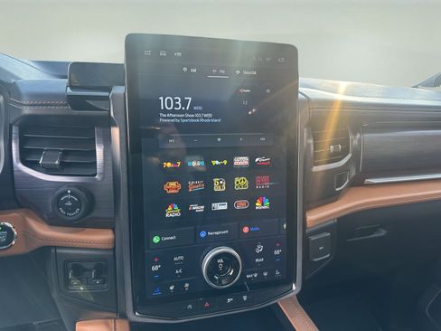 Certified 2022 Ford Expedition Platinum image 13