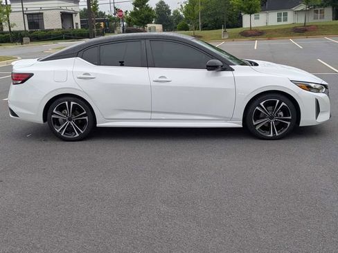 Used 2024 Nissan Sentra SR FWD image 3