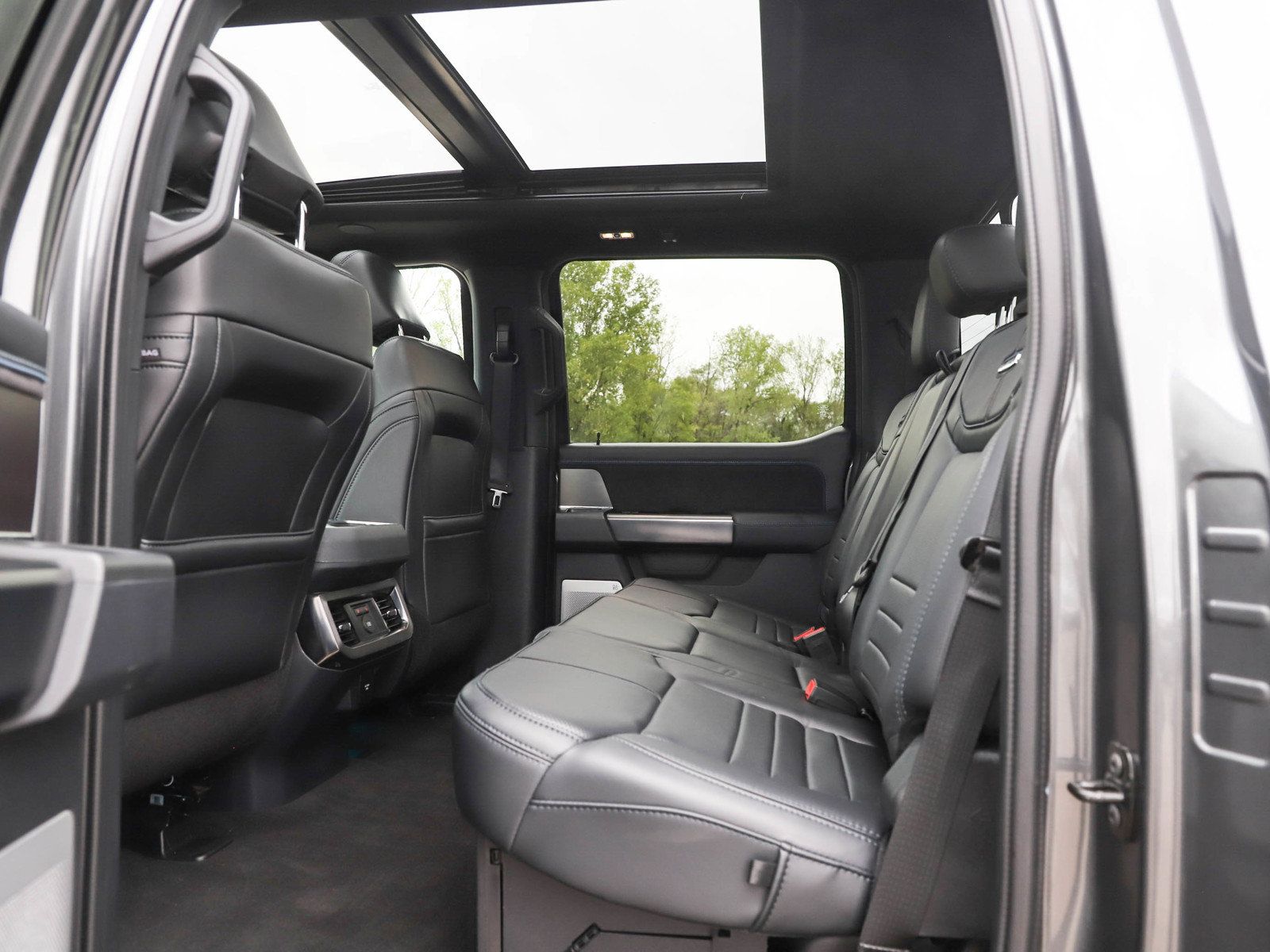 Used 2026 Ford F250 Platinum AWD/4WD image 15