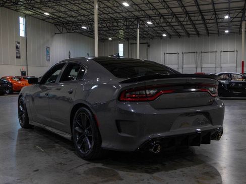 Used 2019 Dodge Charger Scat Pack w/ Plus Group RWD image 4