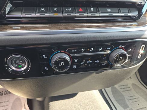 Used 2024 Chevrolet Silverado 1500 LT AWD/4WD image 35
