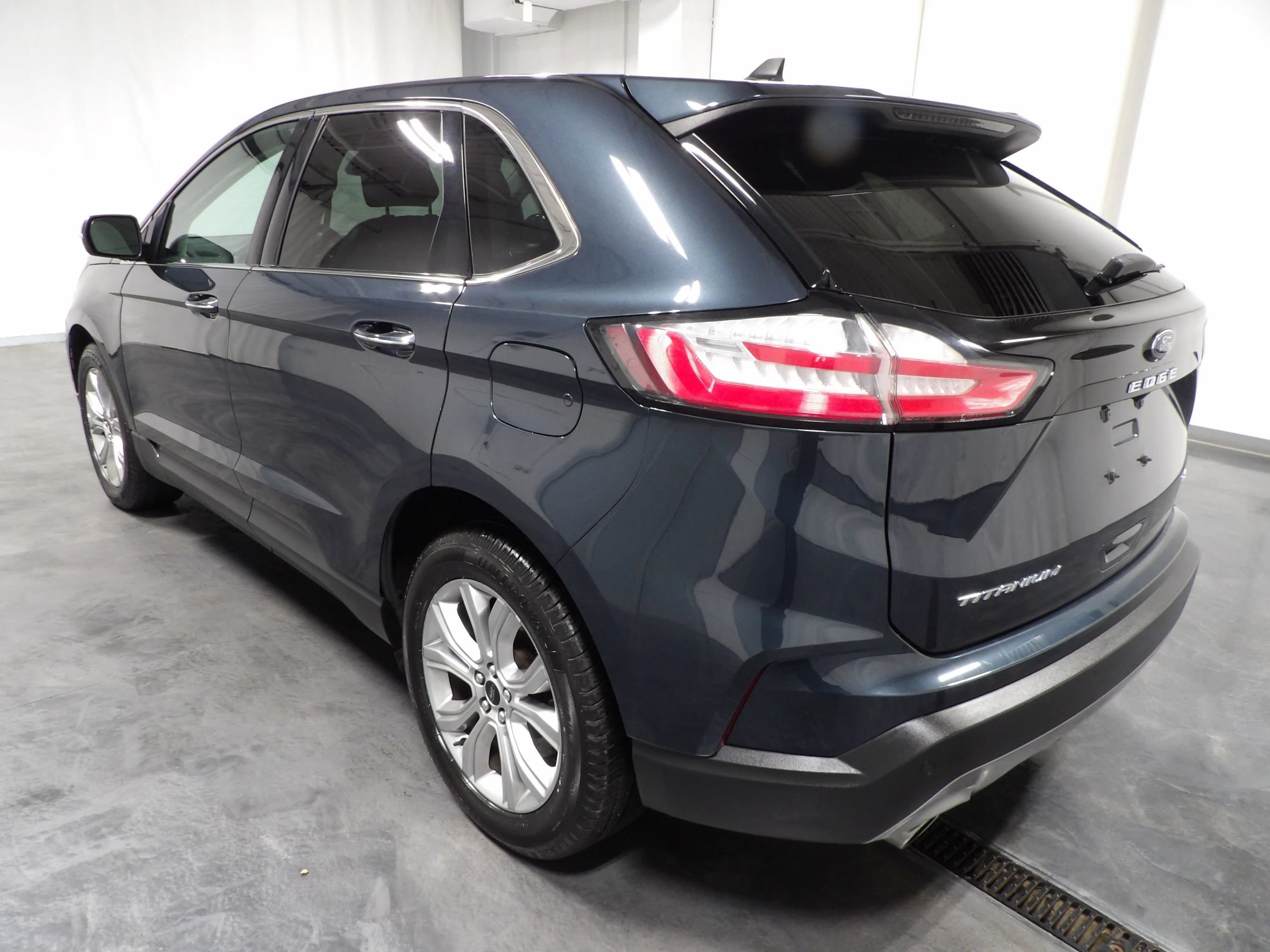 Used 2023 Ford Edge Titanium AWD/4WD image 8