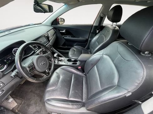 Used 2017 Kia Niro Touring FWD image 9