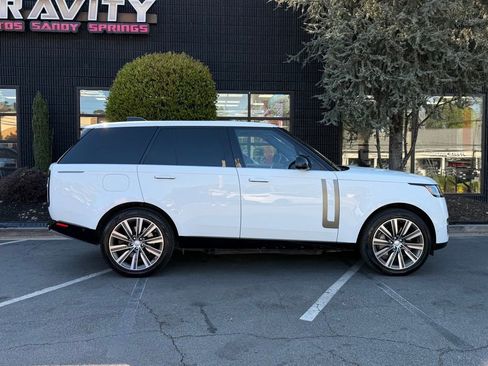 Used 2023 Land Rover Range Rover SE image 21