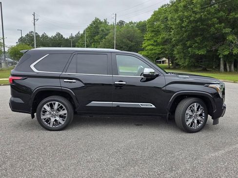 Used 2025 Toyota Sequoia Capstone AWD/4WD image 49
