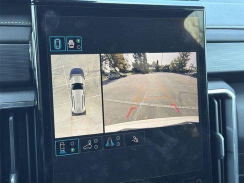 Used 2025 GMC Acadia Elevation image 13