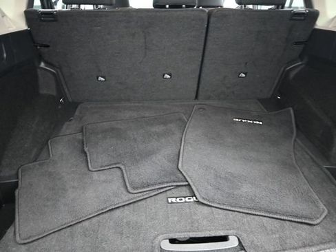 Used 2025 Nissan Rogue SV FWD image 20