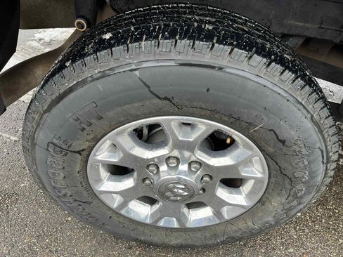 Used 2019 RAM 2500 Laramie image 14