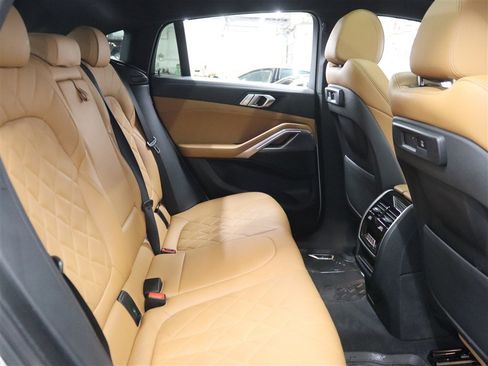 Used 2023 BMW X6 xDrive40i w/ Premium Package image 16