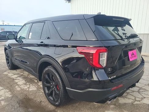 Used 2022 Ford Explorer ST w/ ST Street Pack image 8