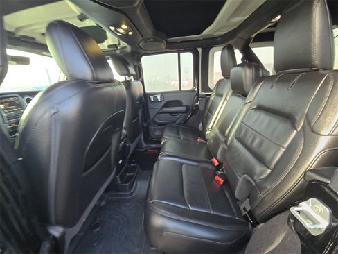 Used 2021 Jeep Wrangler Unlimited Sahara image 12