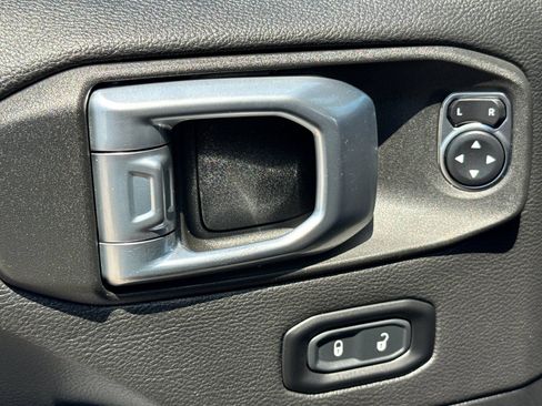 Used 2021 Jeep Gladiator Mojave AWD/4WD image 13