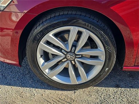 Used 2017 Volkswagen Passat 1.8T SEL Premium image 7