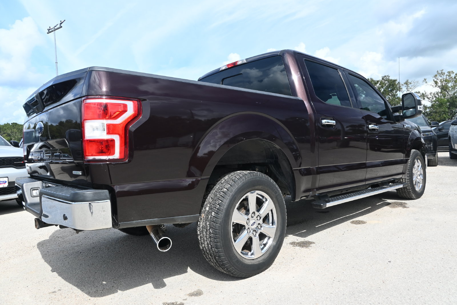 Used 2018 Ford F150 XLT w/ Equipment Group 302A Luxury RWD image 2