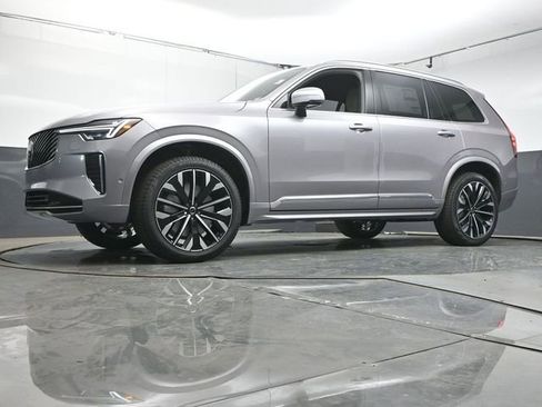 New 2026 Volvo XC90 B6 Plus w/ Protection Package Premier image 37