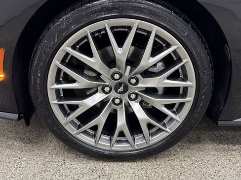 Used 2025 Ford Mustang Premium image 2