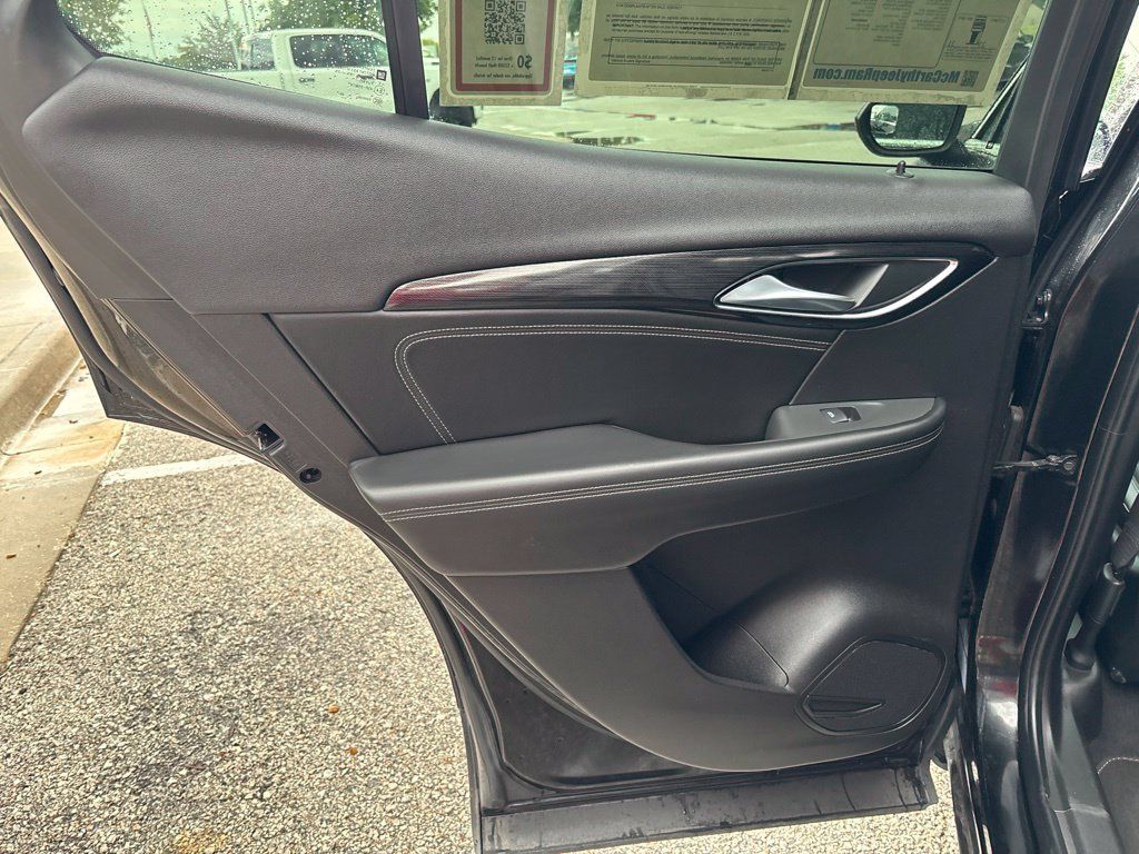 Used 2023 Buick Envision Essence FWD image 12