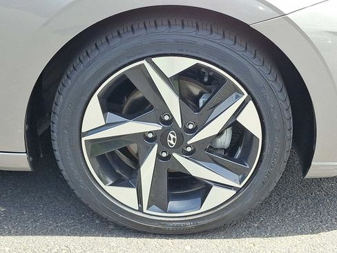 Used 2023 Hyundai Elantra SEL w/ Convenience Package FWD image 8