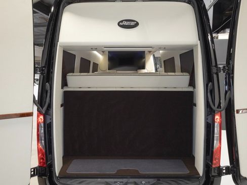 Used 2019 Mercedes-Benz Sprinter 2500 w/ Premium Package image 88