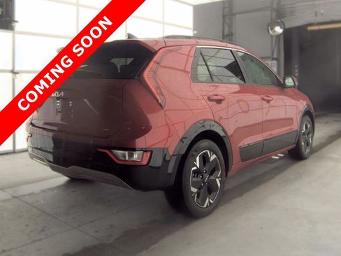 Used 2023 Kia Niro Wind w/ Wind Preserve Package FWD image 5