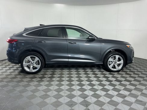 Used 2025 Audi Q5 Premium Plus w/ Premium Plus AWD/4WD image 10
