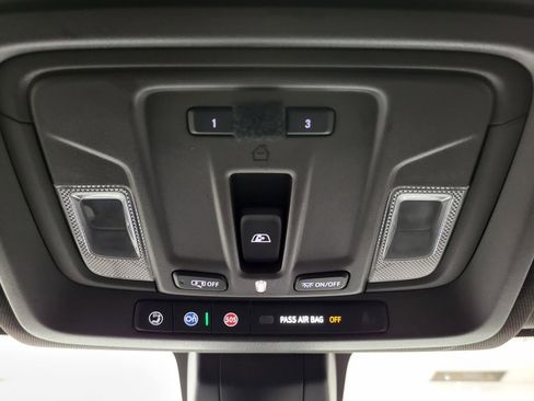 Used 2022 GMC Sierra 3500 Denali w/ Technology Package image 12