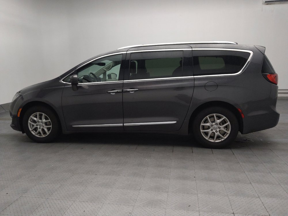 Used 2020 Chrysler Pacifica Touring-L FWD image 3