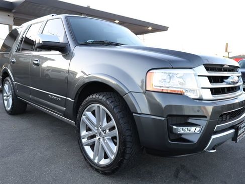 Used 2017 Ford Expedition Platinum image 43
