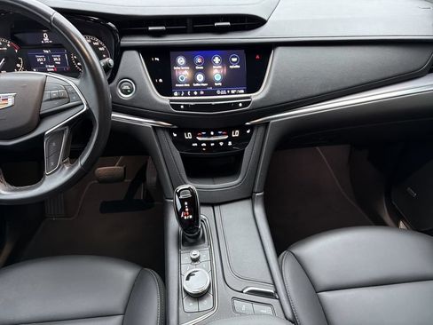 Certified 2022 Cadillac XT5 Luxury FWD image 13