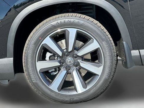 New 2025 Honda Pilot Touring image 11